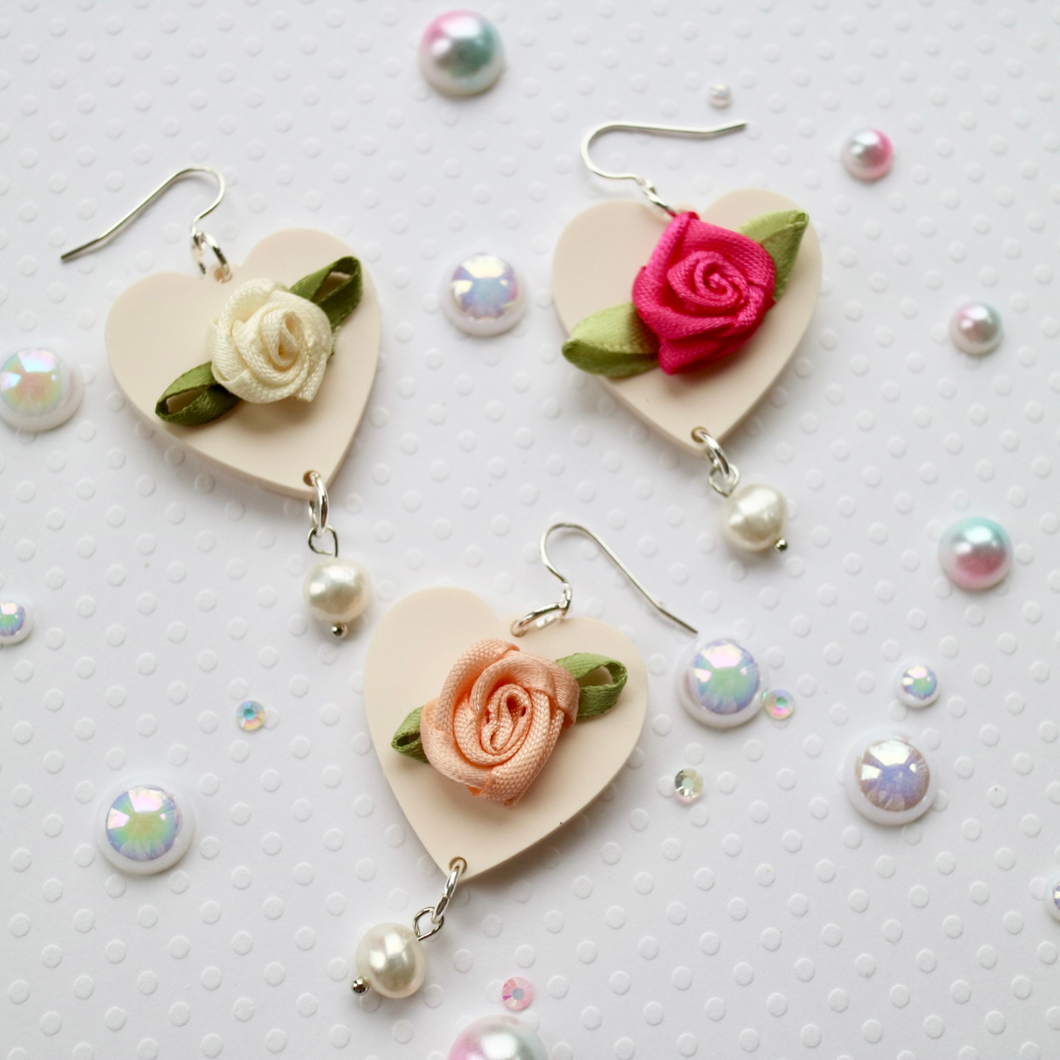 Heart coquette earrings with ribbon flower