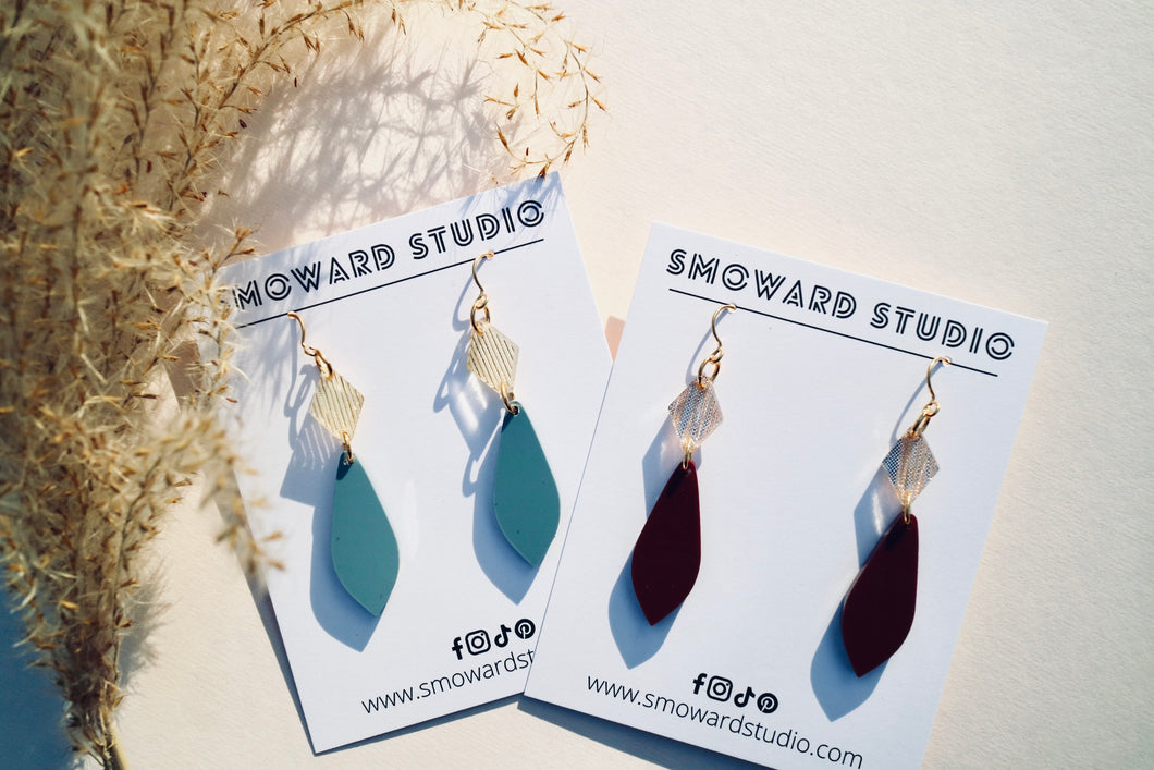Fall minimalist pendants - blue or maroon