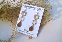 Load image into Gallery viewer, Fall minimalist with triple dainties - coffee style
